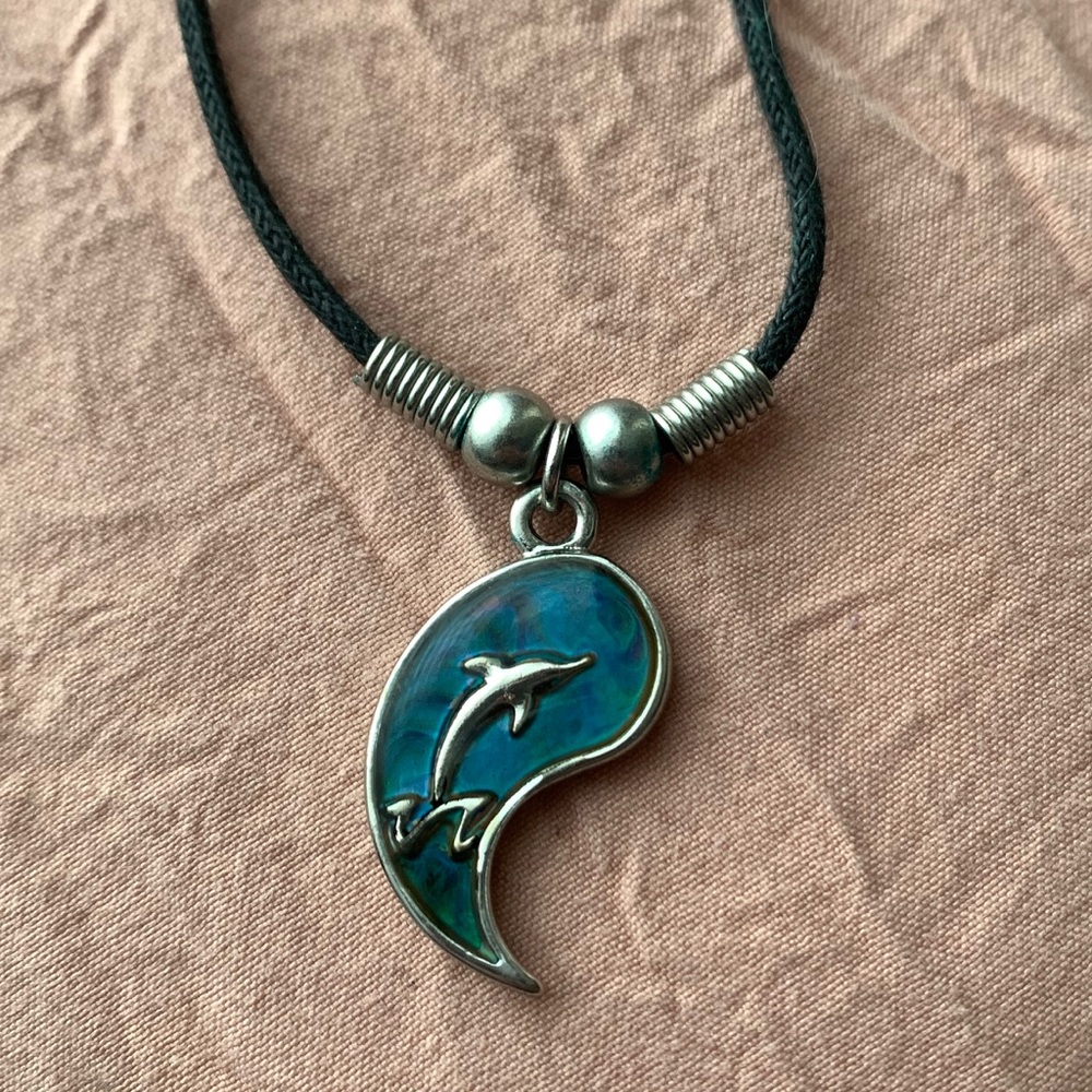 🐬 Dolphin Mood Necklace 🐬